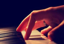 雷火电竞官网:湖人3D!古德温转正后首场表现:连续封盖怀特连进三分.